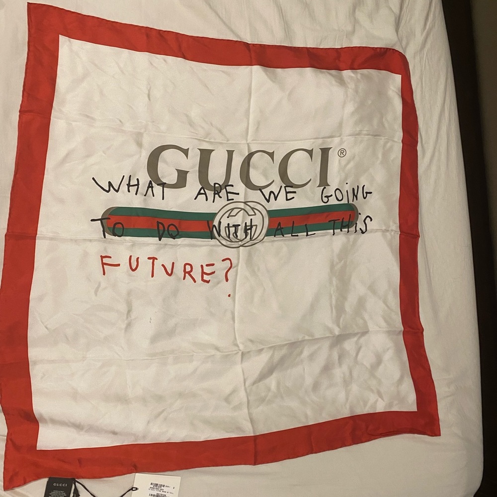 New with tags Gucci scarf 90 x 90-what are we going to do with all this future?